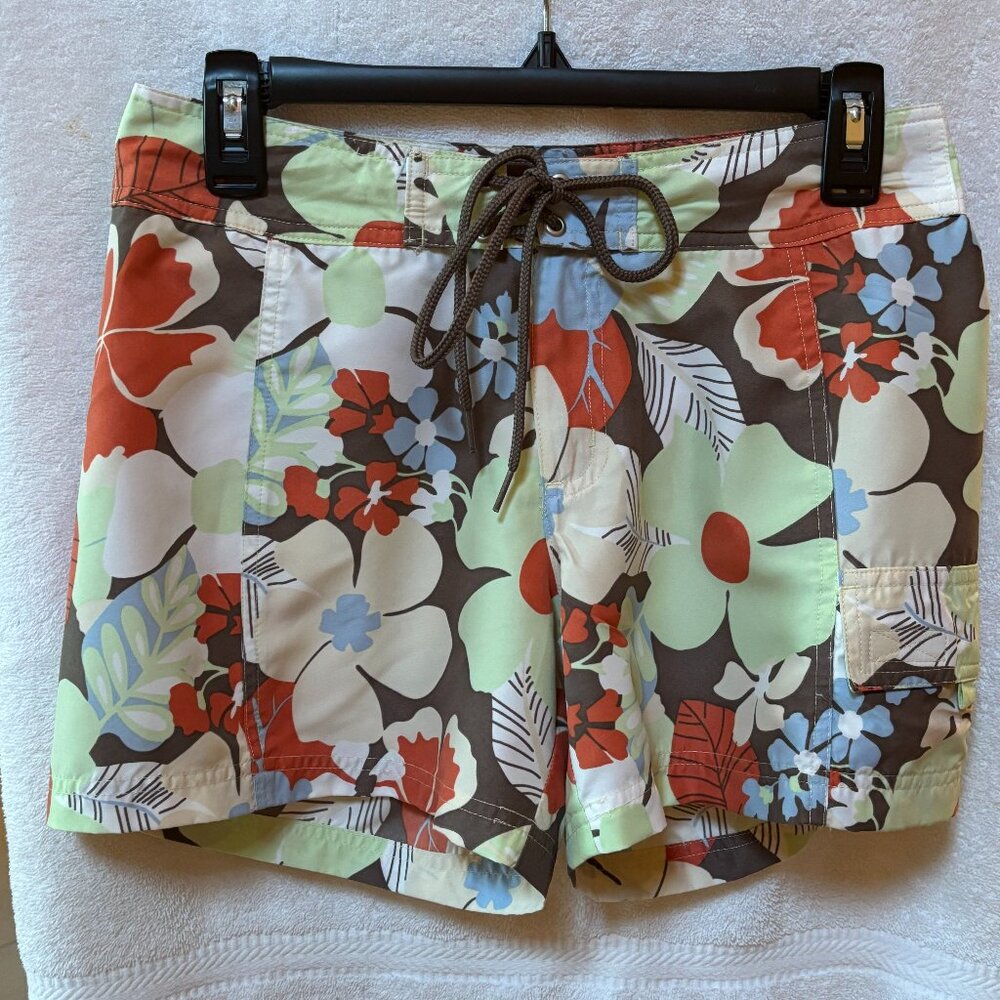 AGAINST THE ELEMENTS SHORTS - SIZE 2